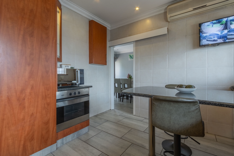 6 Bedroom Property for Sale in Dowerglen Gauteng