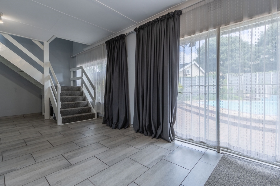 6 Bedroom Property for Sale in Dowerglen Gauteng