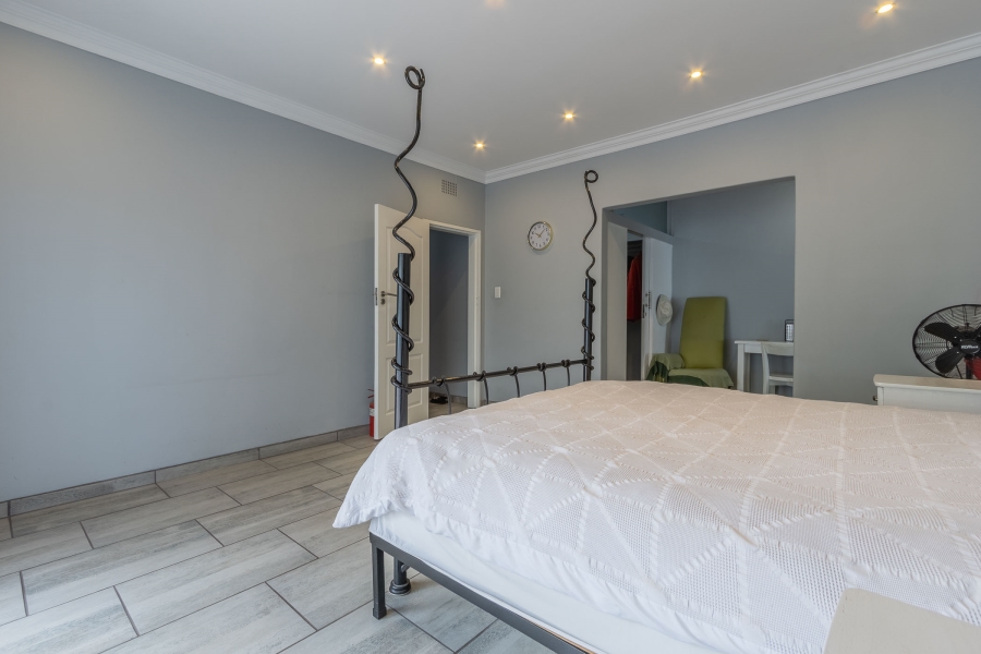 6 Bedroom Property for Sale in Dowerglen Gauteng