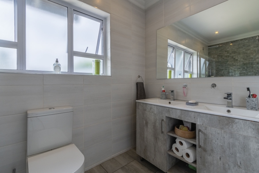 6 Bedroom Property for Sale in Dowerglen Gauteng