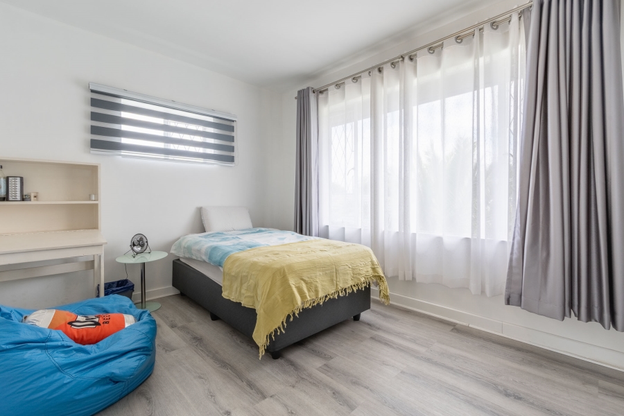 6 Bedroom Property for Sale in Dowerglen Gauteng