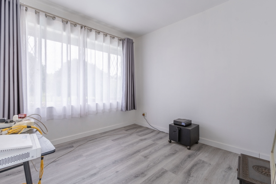 6 Bedroom Property for Sale in Dowerglen Gauteng