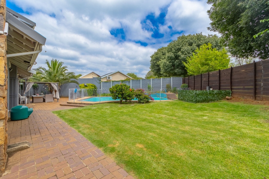 6 Bedroom Property for Sale in Dowerglen Gauteng