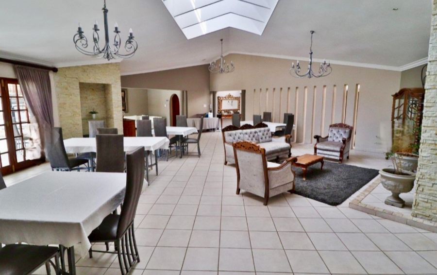 6 Bedroom Property for Sale in Moreleta Park Gauteng