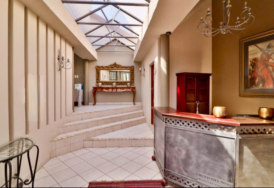 6 Bedroom Property for Sale in Moreleta Park Gauteng