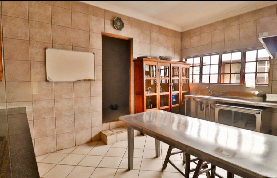 6 Bedroom Property for Sale in Moreleta Park Gauteng