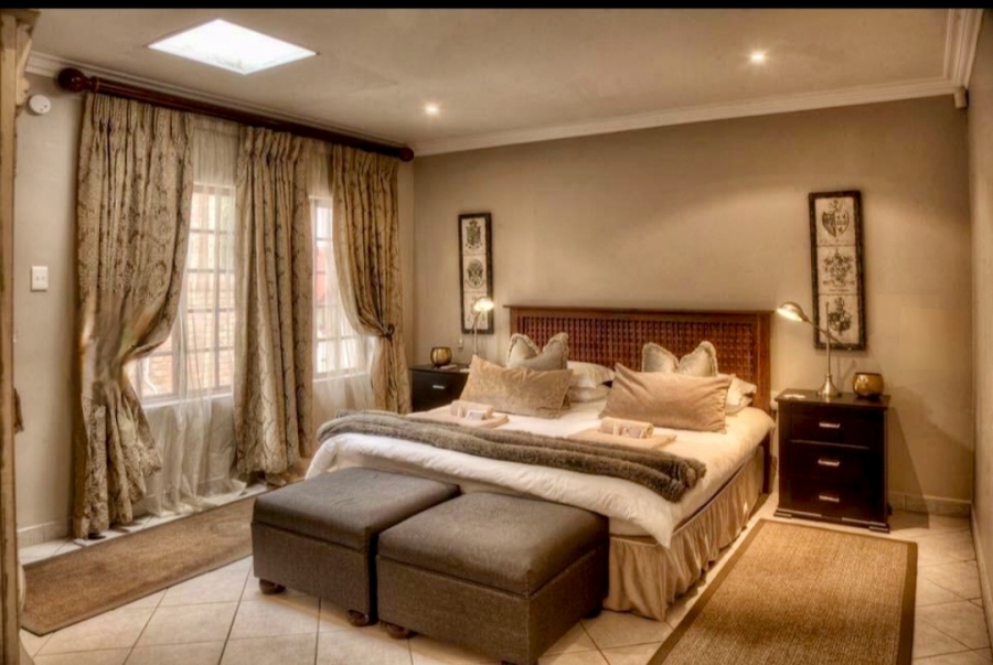 6 Bedroom Property for Sale in Moreleta Park Gauteng