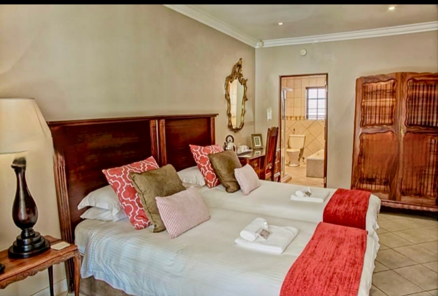 6 Bedroom Property for Sale in Moreleta Park Gauteng