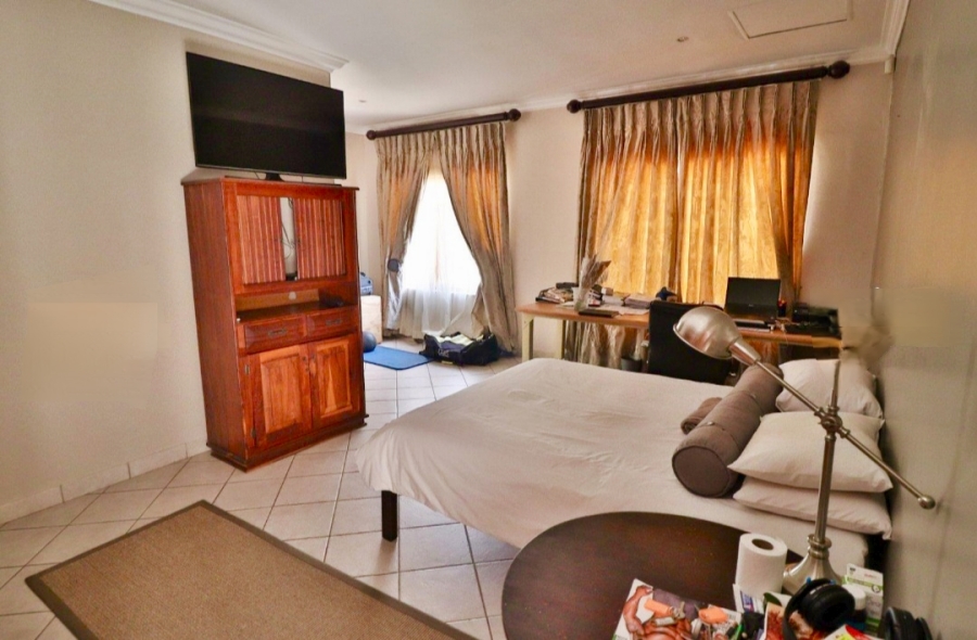 6 Bedroom Property for Sale in Moreleta Park Gauteng