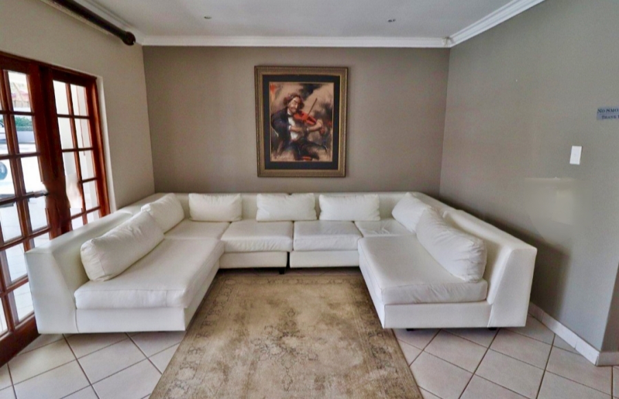 6 Bedroom Property for Sale in Moreleta Park Gauteng