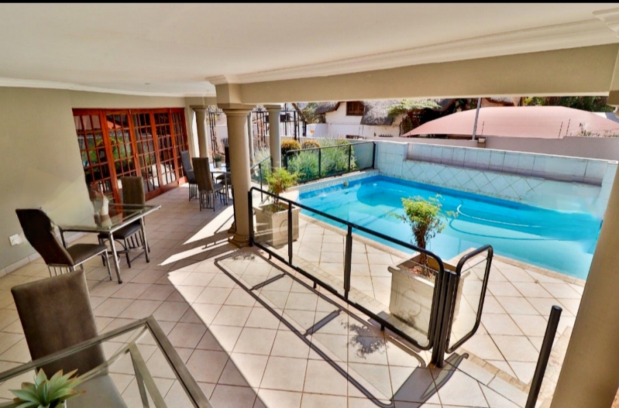 6 Bedroom Property for Sale in Moreleta Park Gauteng