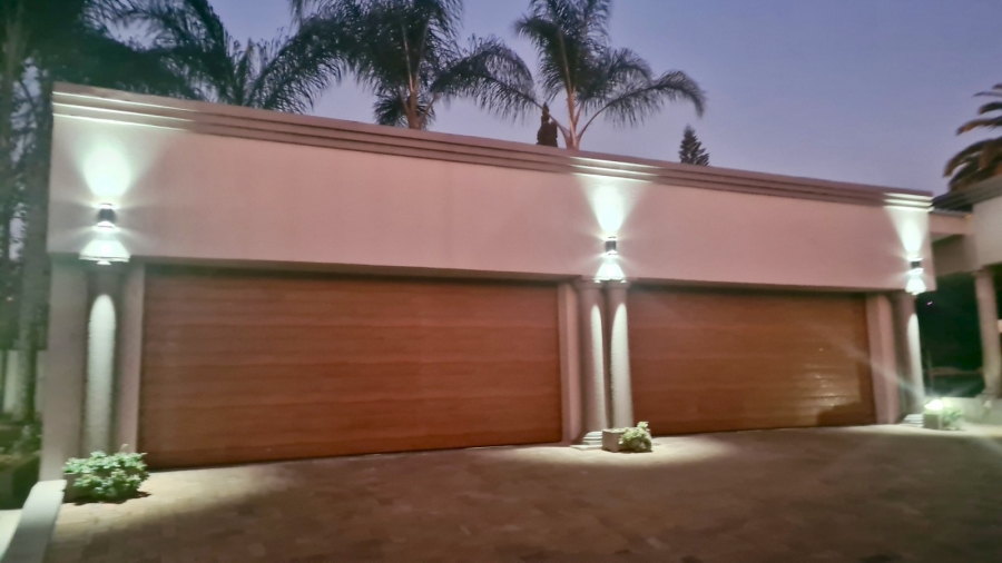 6 Bedroom Property for Sale in Moreleta Park Gauteng