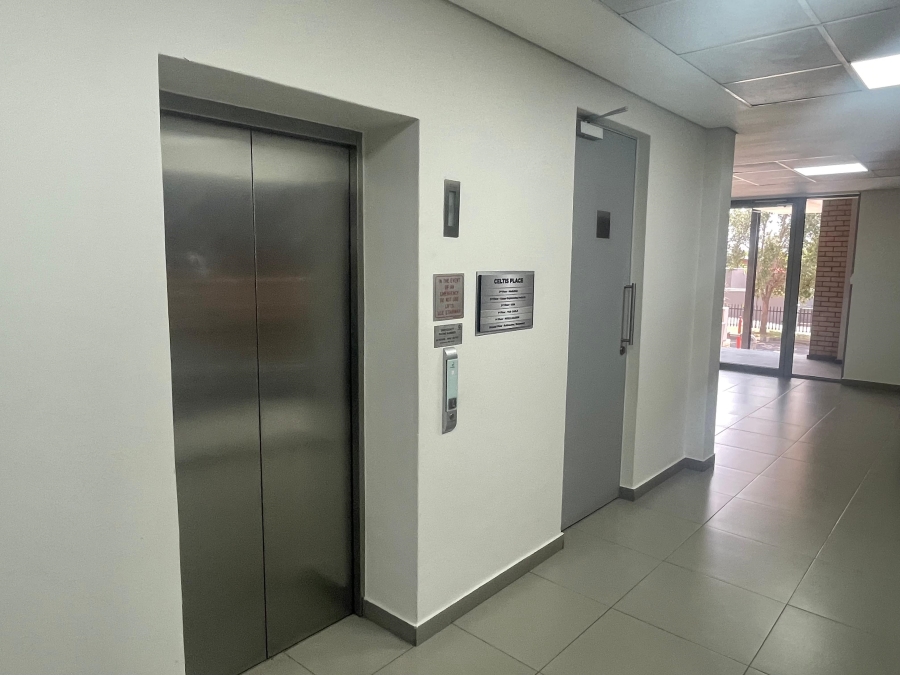 To Let commercial Property for Rent in Midridge Park Gauteng