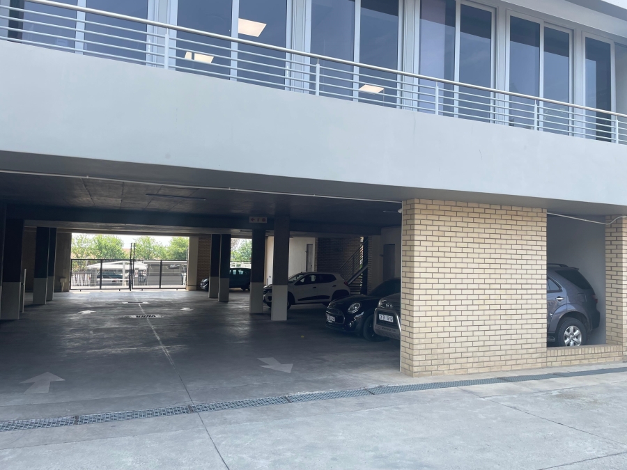 To Let commercial Property for Rent in Midridge Park Gauteng