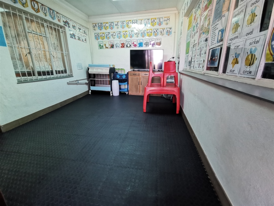 5 Bedroom Property for Sale in Tileba Gauteng