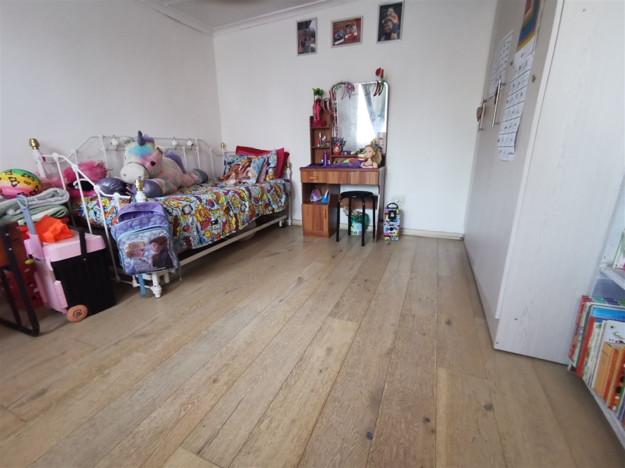 5 Bedroom Property for Sale in Tileba Gauteng