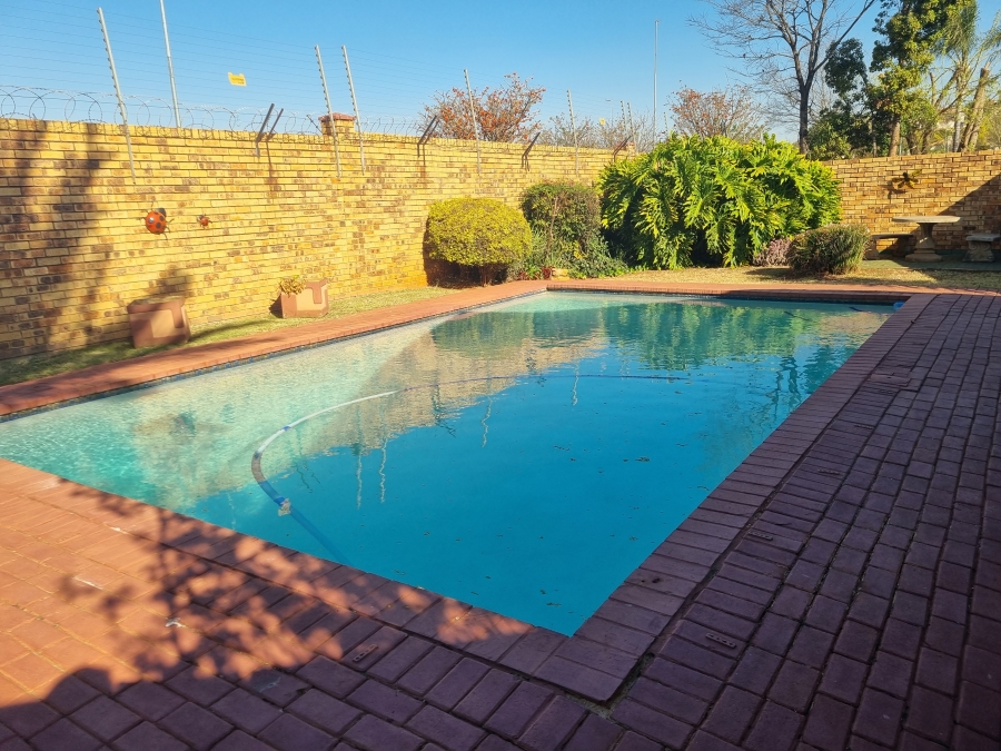 2 Bedroom Property for Sale in Meyerspark Gauteng