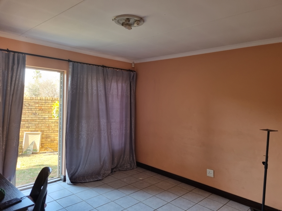 2 Bedroom Property for Sale in Meyerspark Gauteng