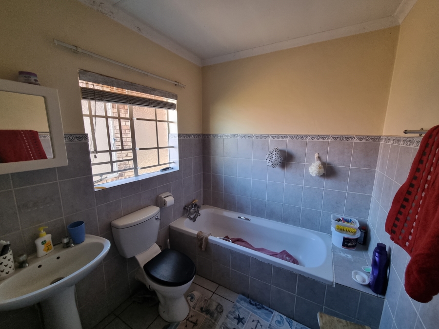2 Bedroom Property for Sale in Meyerspark Gauteng
