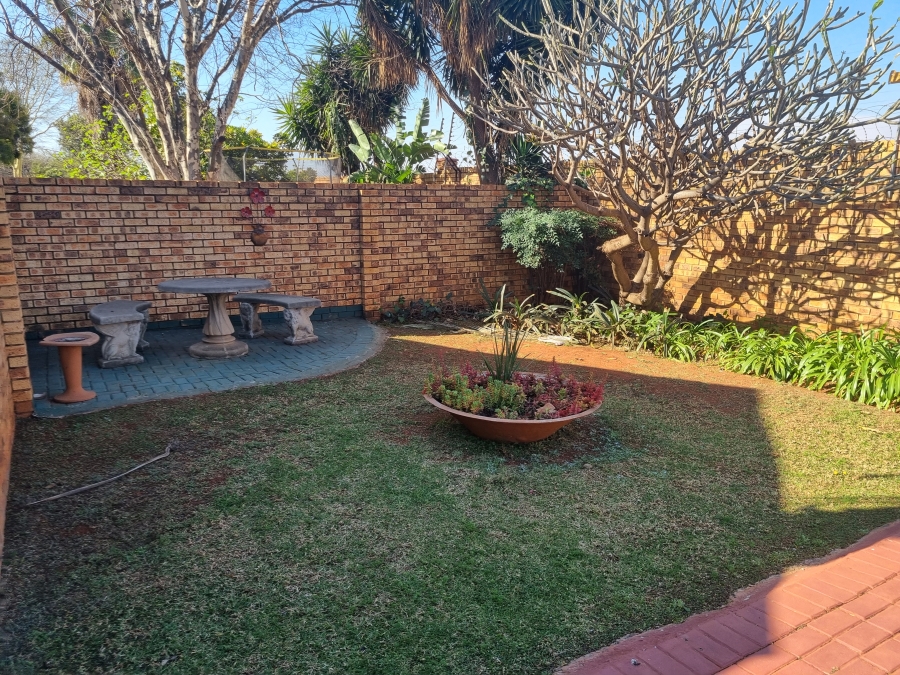 2 Bedroom Property for Sale in Meyerspark Gauteng