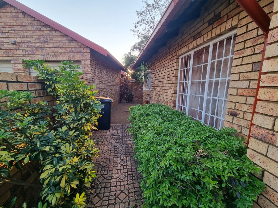 2 Bedroom Property for Sale in Meyerspark Gauteng