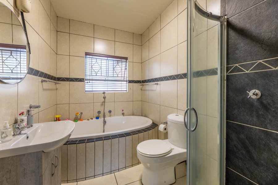 2 Bedroom Property for Sale in Bryanston Gauteng