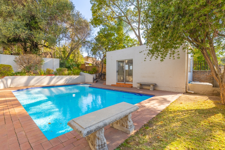 2 Bedroom Property for Sale in Bryanston Gauteng