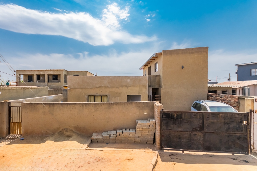 10 Bedroom Property for Sale in Cosmo City Gauteng