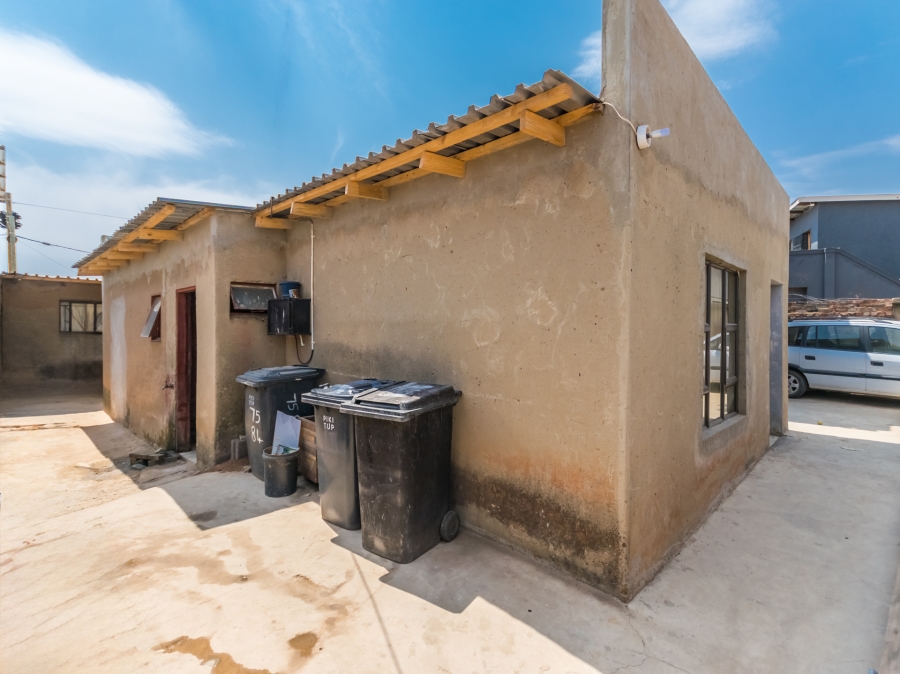 10 Bedroom Property for Sale in Cosmo City Gauteng