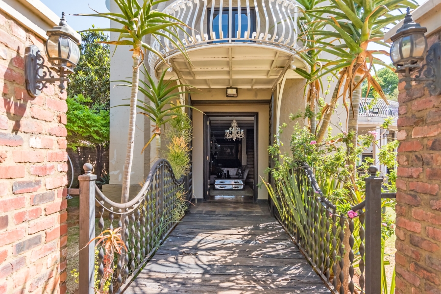 9 Bedroom Property for Sale in Clubview Gauteng