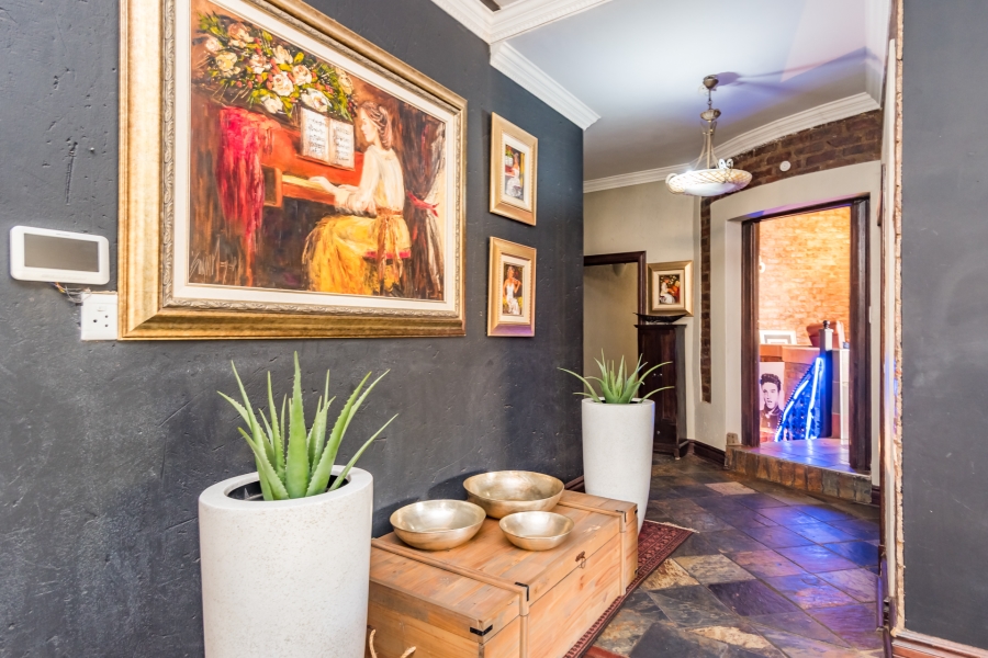 9 Bedroom Property for Sale in Clubview Gauteng