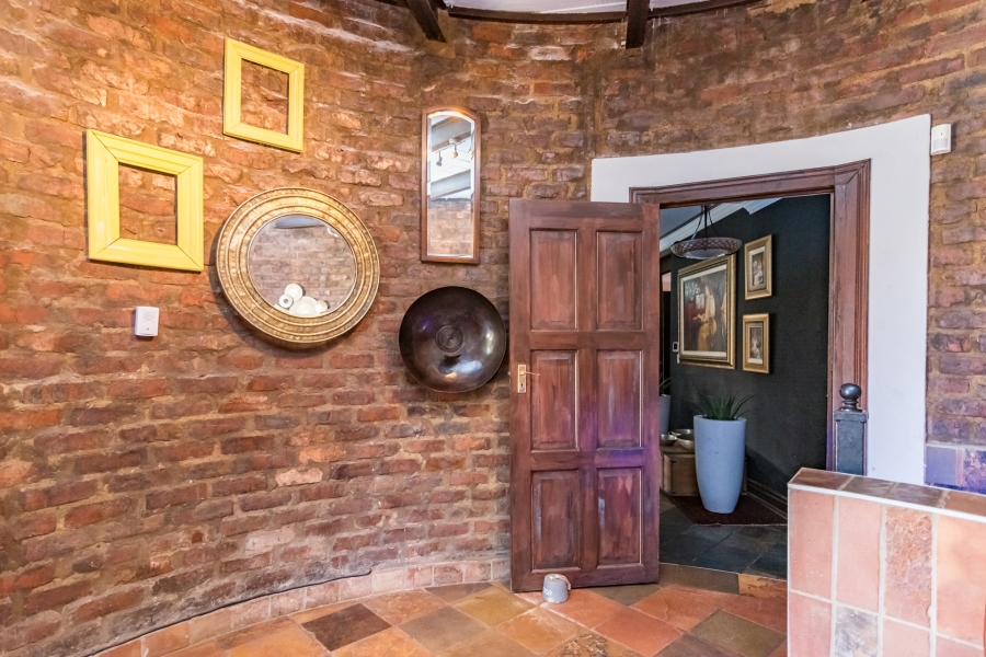 9 Bedroom Property for Sale in Clubview Gauteng