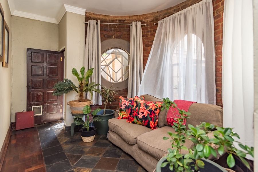 9 Bedroom Property for Sale in Clubview Gauteng