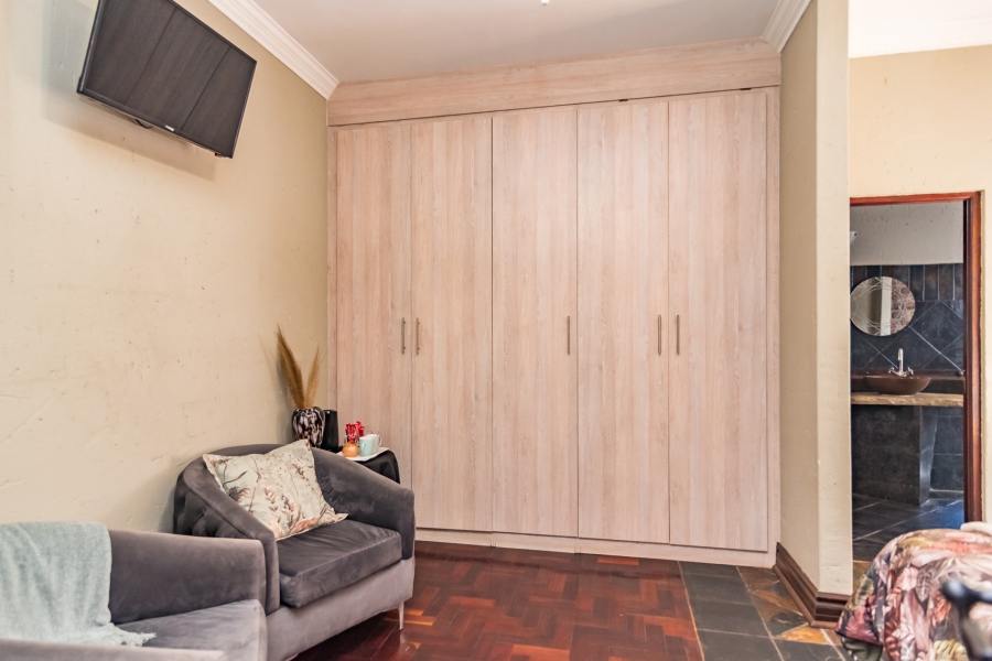 9 Bedroom Property for Sale in Clubview Gauteng