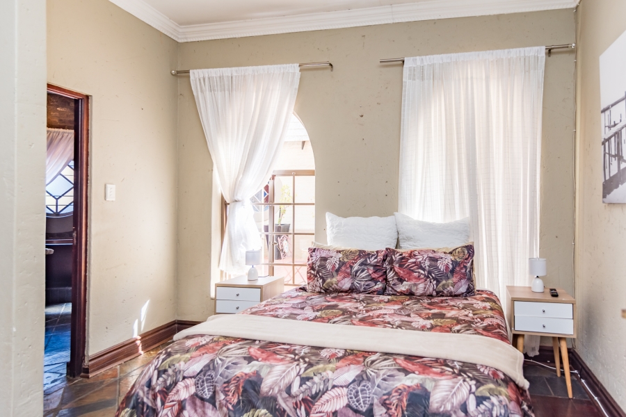 9 Bedroom Property for Sale in Clubview Gauteng