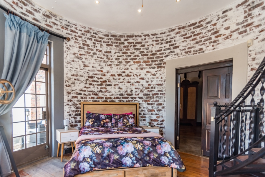 9 Bedroom Property for Sale in Clubview Gauteng