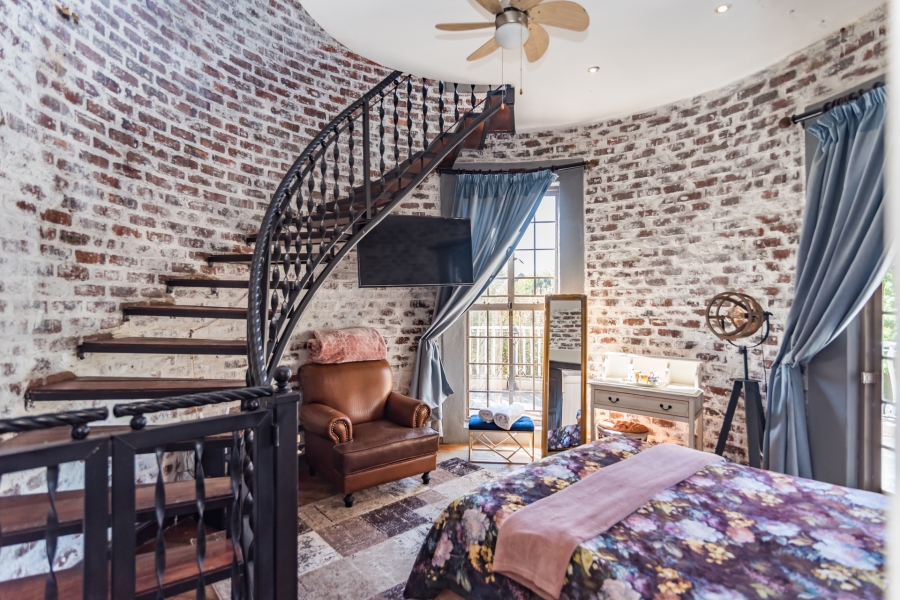 9 Bedroom Property for Sale in Clubview Gauteng