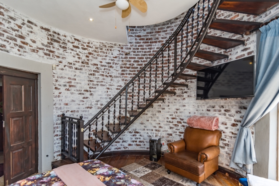 9 Bedroom Property for Sale in Clubview Gauteng