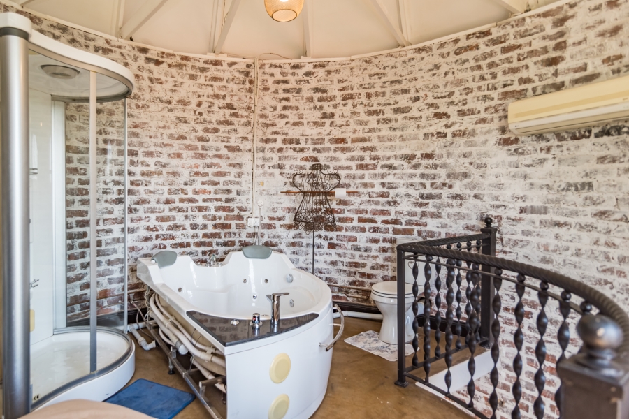 9 Bedroom Property for Sale in Clubview Gauteng