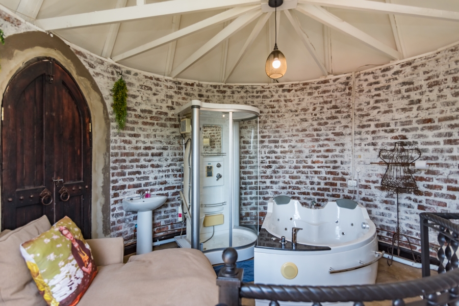 9 Bedroom Property for Sale in Clubview Gauteng