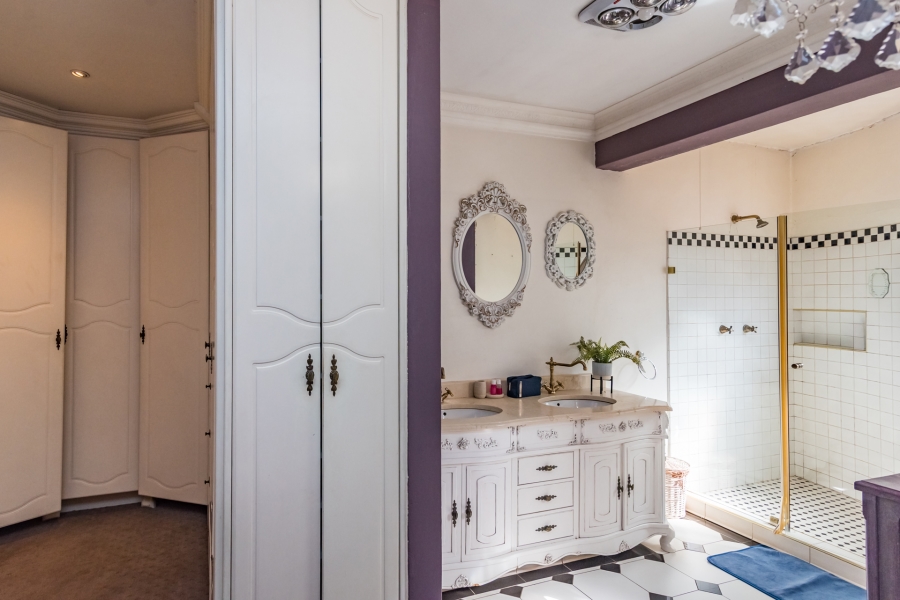 9 Bedroom Property for Sale in Clubview Gauteng