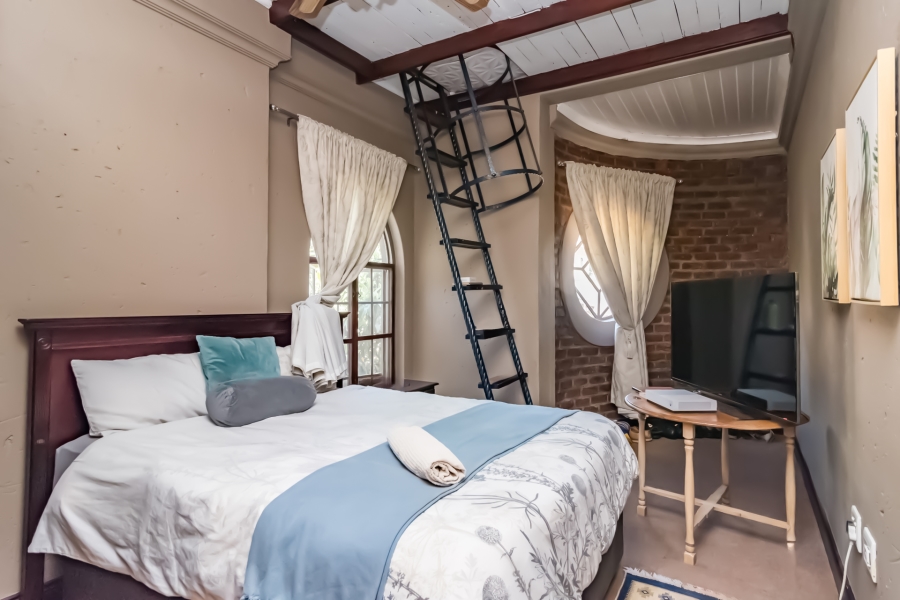 9 Bedroom Property for Sale in Clubview Gauteng