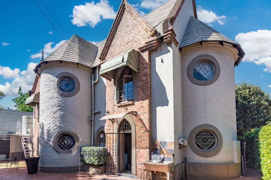 9 Bedroom Property for Sale in Clubview Gauteng