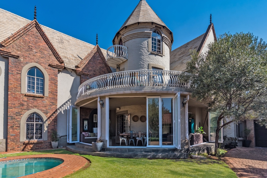 9 Bedroom Property for Sale in Clubview Gauteng