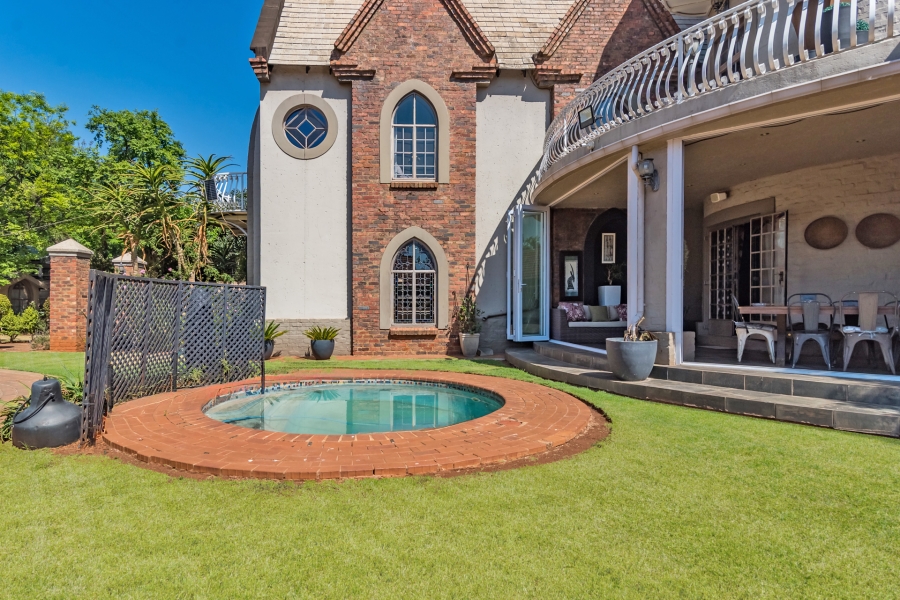 9 Bedroom Property for Sale in Clubview Gauteng