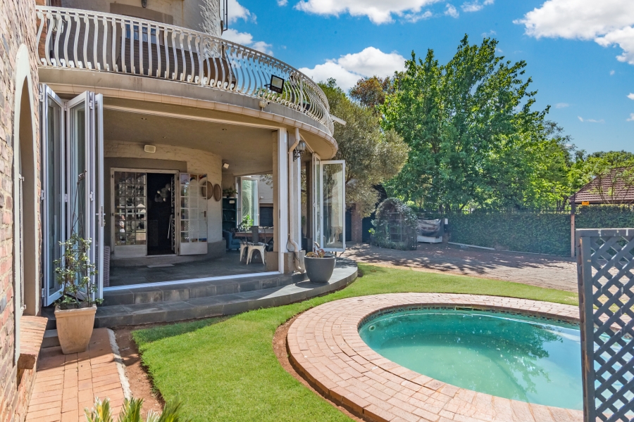 9 Bedroom Property for Sale in Clubview Gauteng
