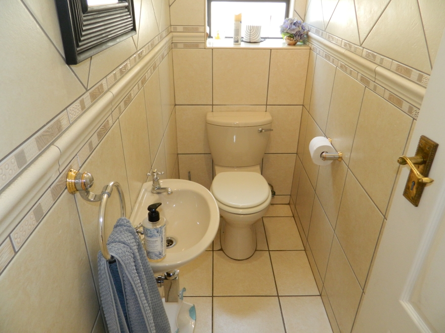 To Let 3 Bedroom Property for Rent in Silver Lakes Golf Estate Gauteng
