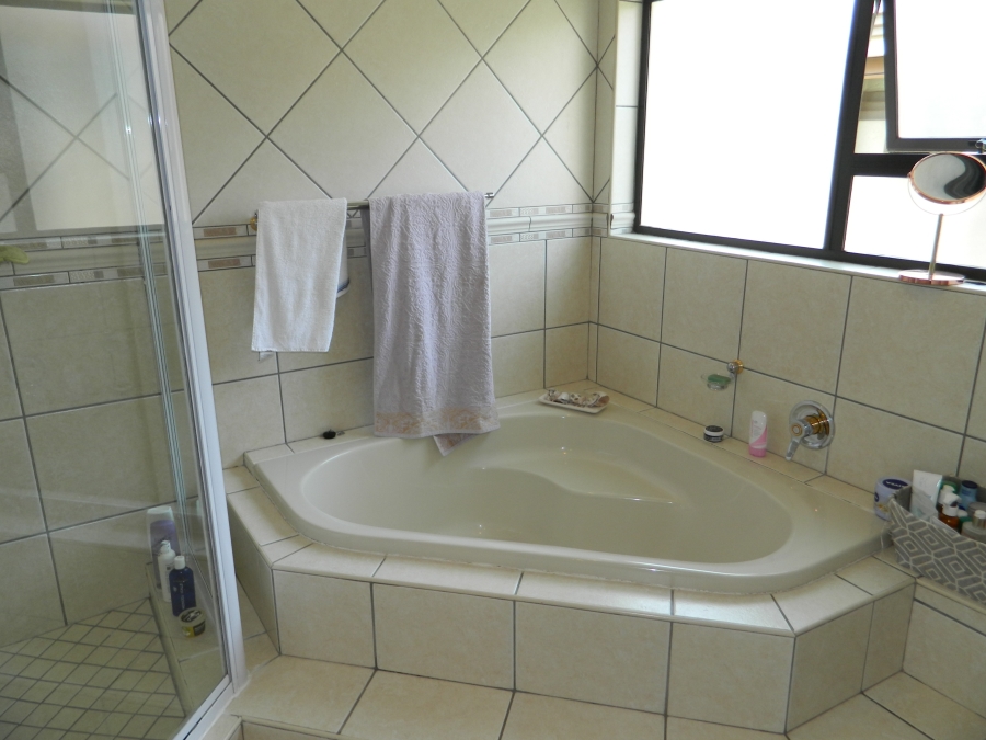 To Let 3 Bedroom Property for Rent in Silver Lakes Golf Estate Gauteng