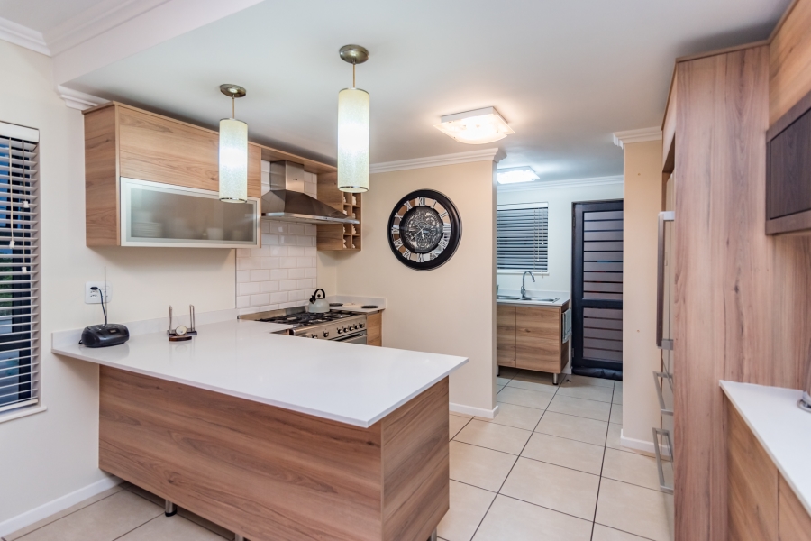 3 Bedroom Property for Sale in Amorosa Gauteng