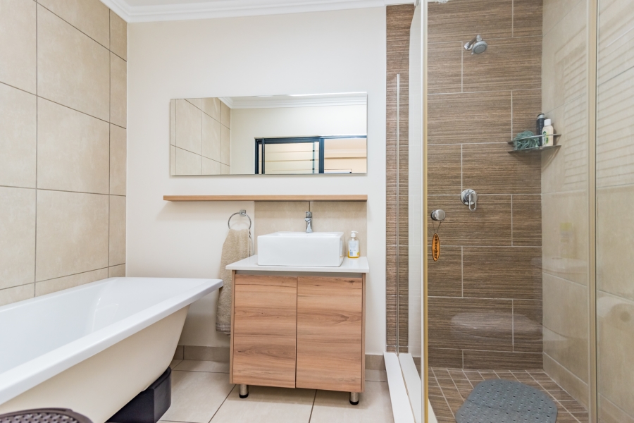 3 Bedroom Property for Sale in Amorosa Gauteng